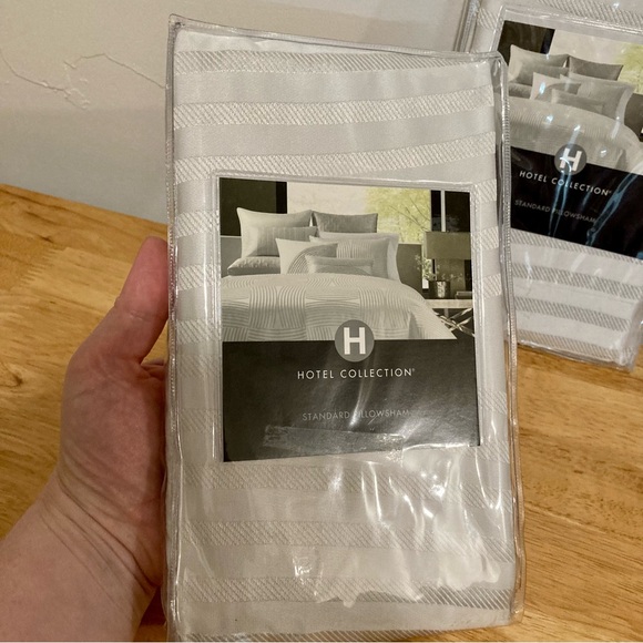 2 Standard Pillow Shams Hotel Collection Luminescent Silver New Old Stock - Picture 7 of 12
